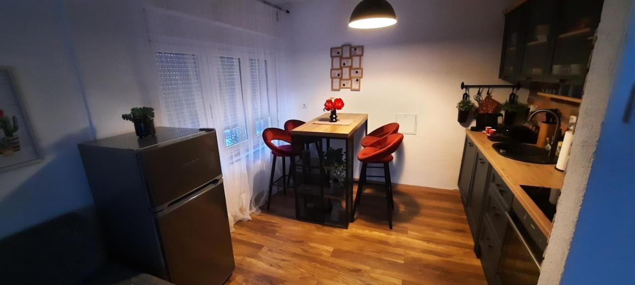 Apartman Twins Self Check In & Self Check Out Otočac Exteriör bild